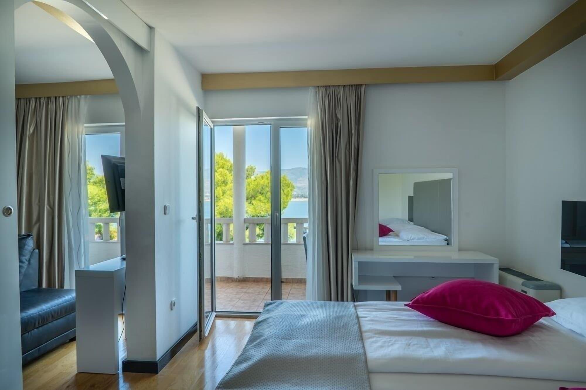 Hotel Sveti Kriz Mastrinka Extérieur photo