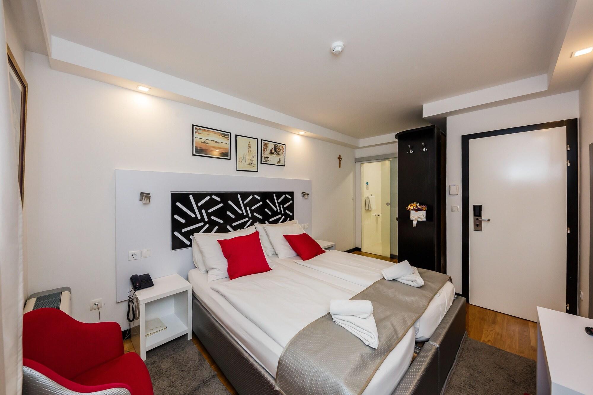 Hotel Sveti Kriz Mastrinka Extérieur photo