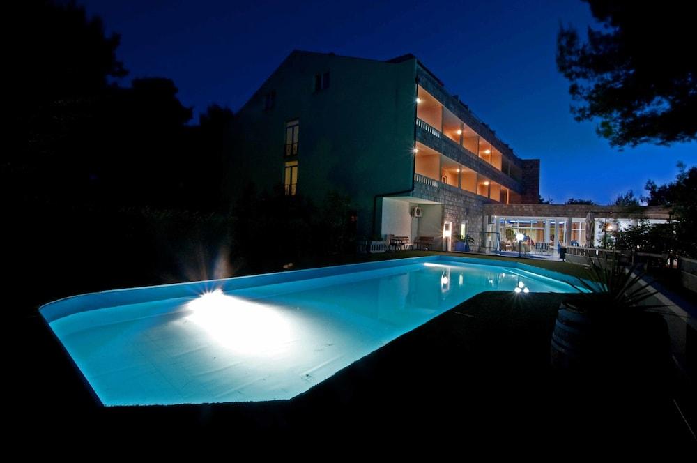 Hotel Sveti Kriz Mastrinka Extérieur photo